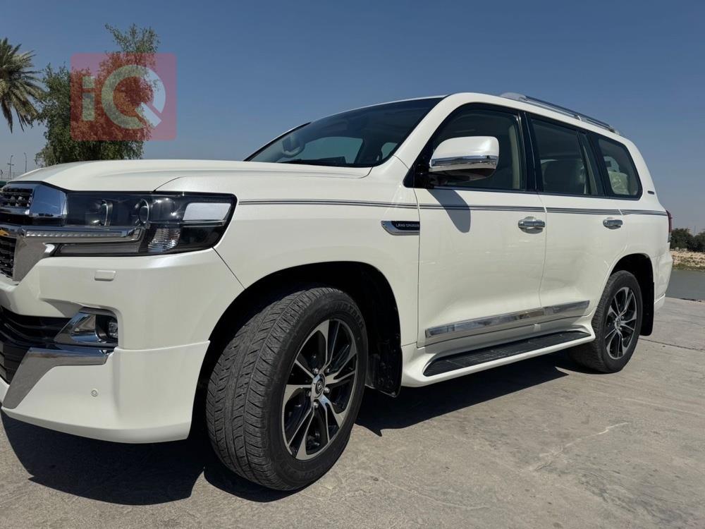 تويوتا لاندكروزر